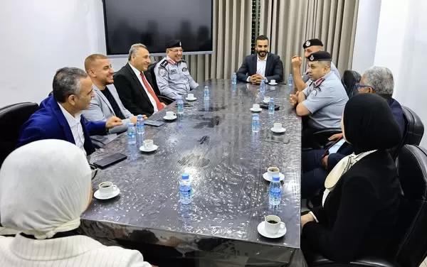 رئيس جامعة الاستقلال يزور المديرية العامة للدفاع المدني ويؤكد على تعزيز التعاون التطبيقي بين الجانبين