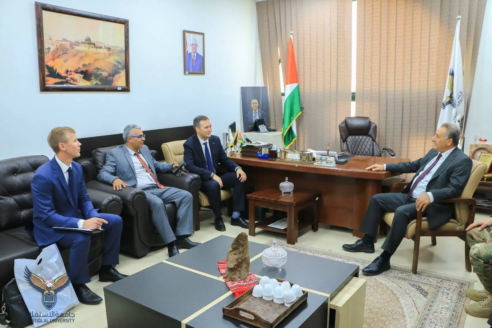 زيارة ممثل وزارة الدفاع الروسية إلى جامعة الاستقلال