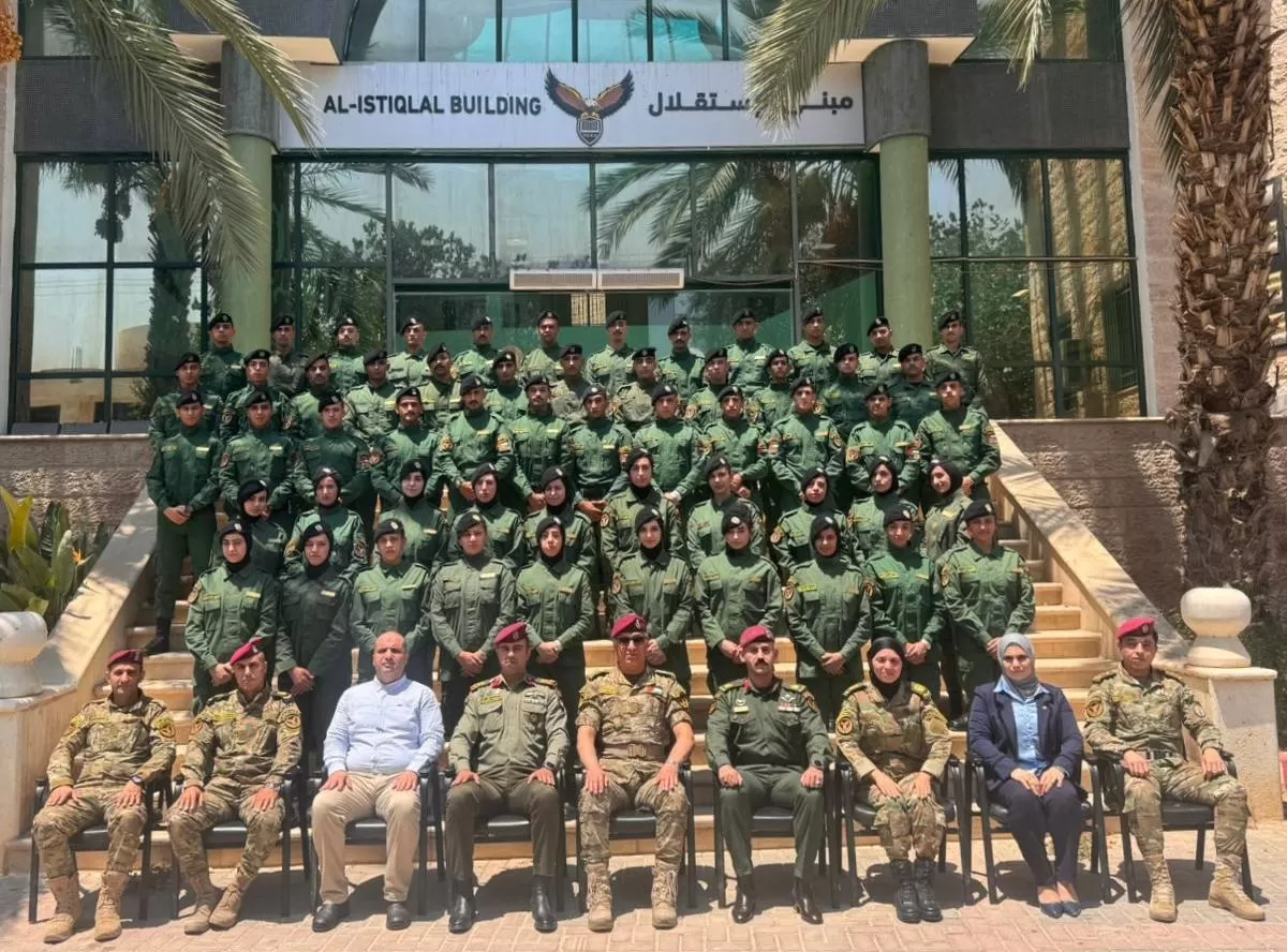 جامعة الاستقلال تختتم وتخرج دورة القيادة ـ الدفعة الثانية لطلبة السنة الثالثة