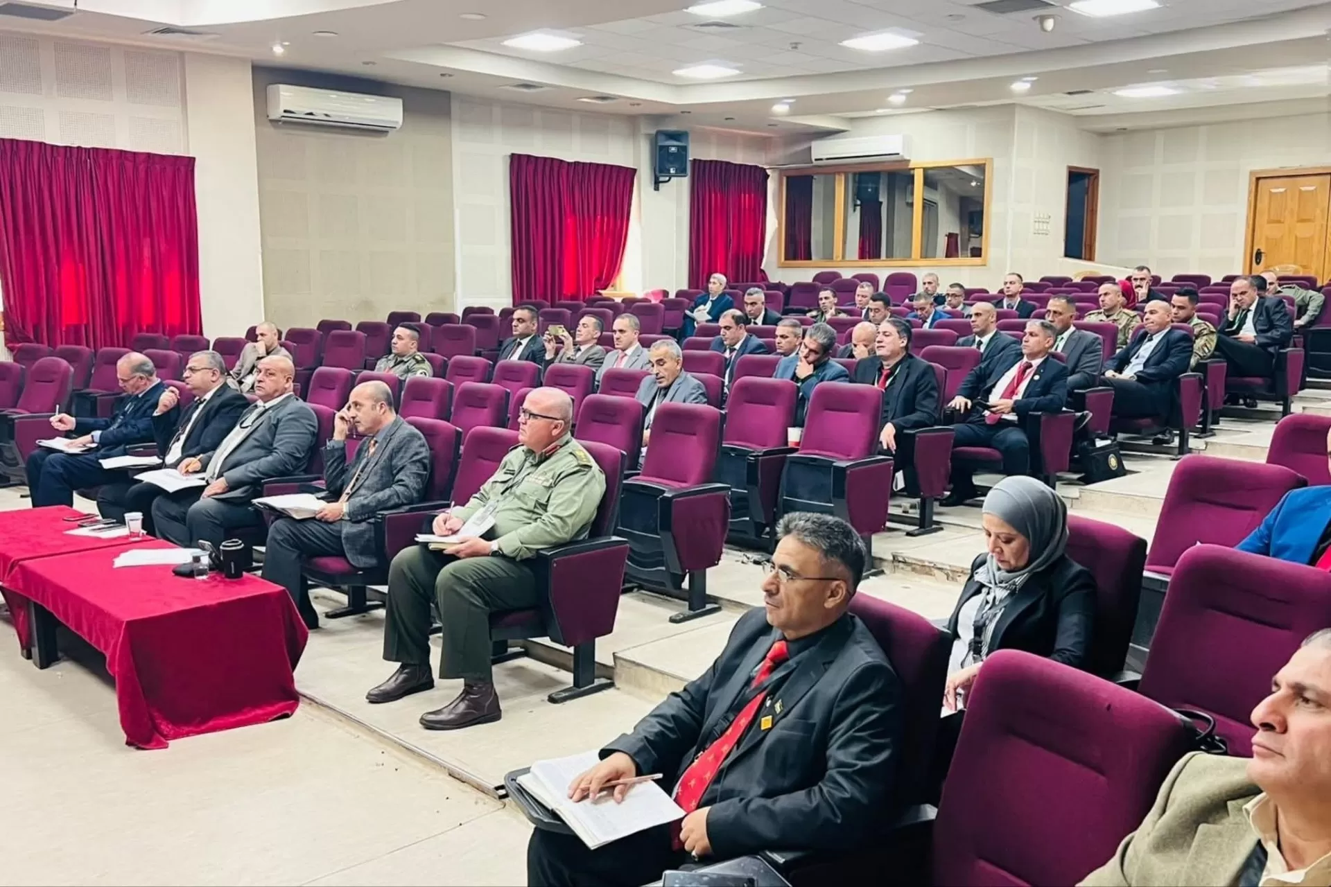 جامعة الاستقلال تستضيف الامتحان النهائي للعروض الخاصة في دورة كبار الضباط الثالثة والعشرين