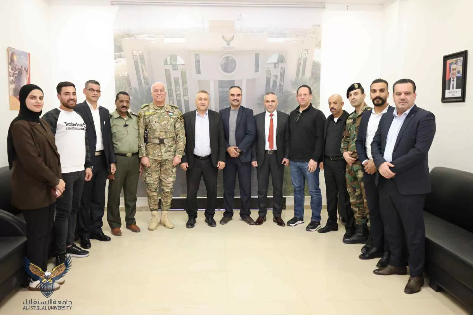 رئيس جامعة الاستقلال يستقبل وفدًا من الاستخبارات العسكرية