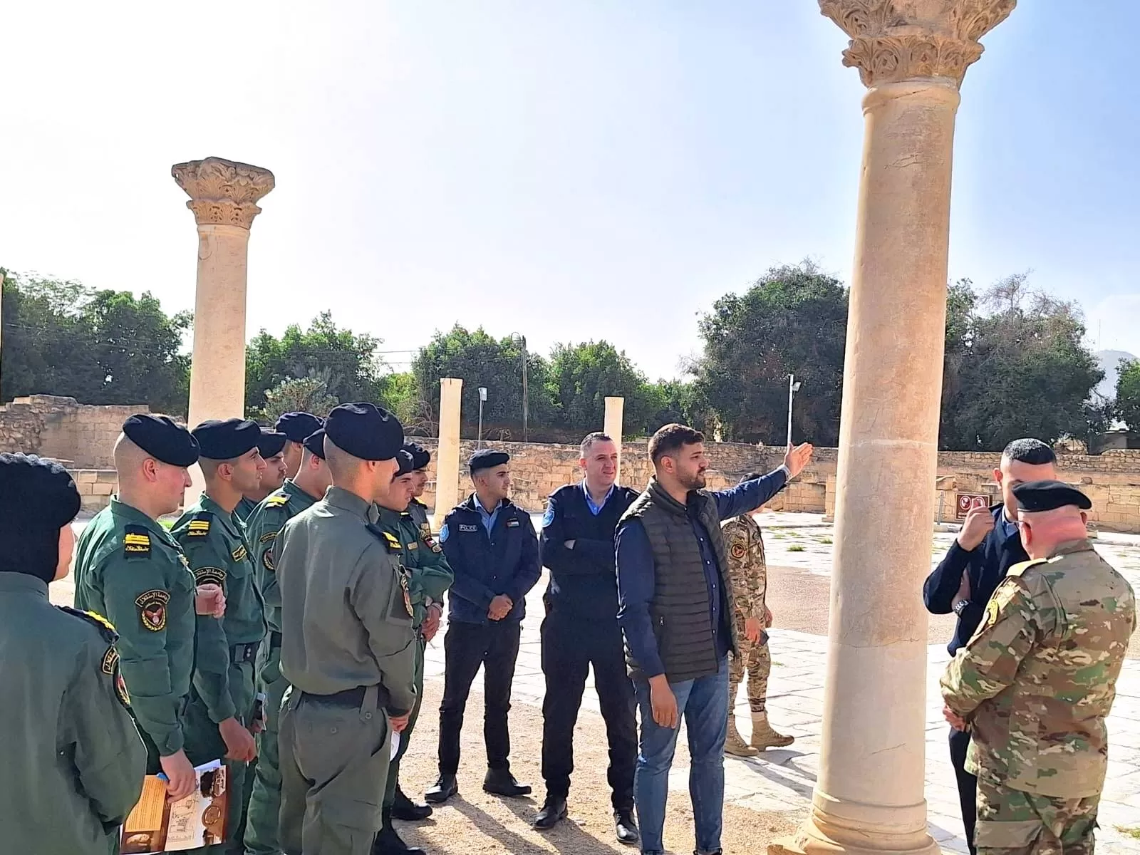 جامعة الاستقلال تنفذ زيارة ميدانية إلى قصر هشام الأثري ضمن مساق مدخل إلى أمن السياحة والآثار