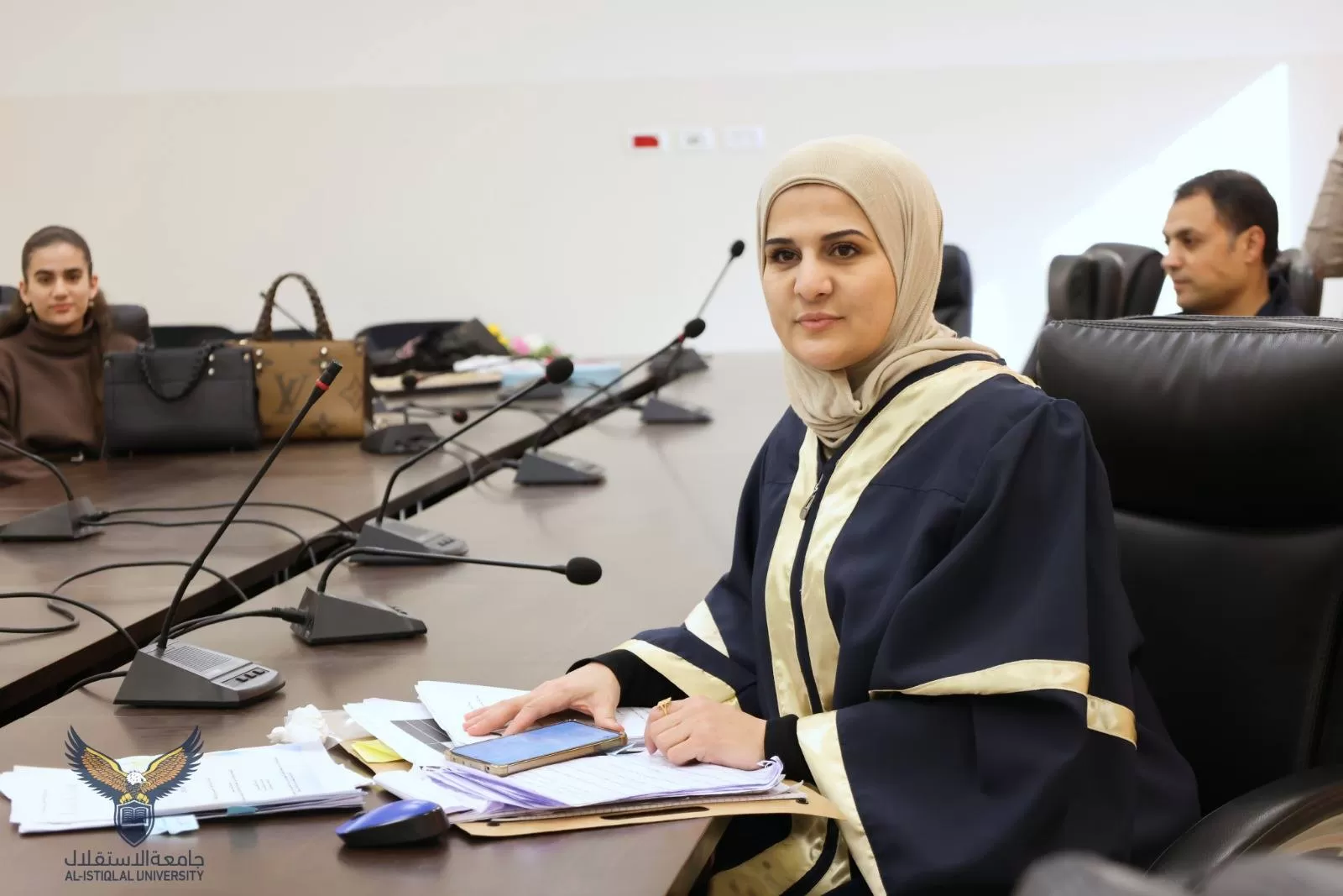 مناقشة رسالة ماجستير حول الحوكمة ودورها في تعزيز المسائلة الاخلاقية في مؤسسات القطاع العام