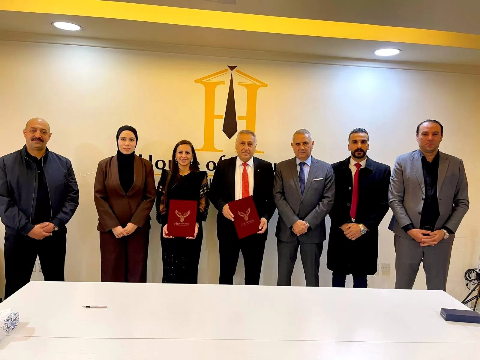 جامعة الاستقلال توقع اتفاقية تعاون مع أكاديمية بيت الإتيكيت للإستشارات والدراسات الدبلوماسية في الأردن