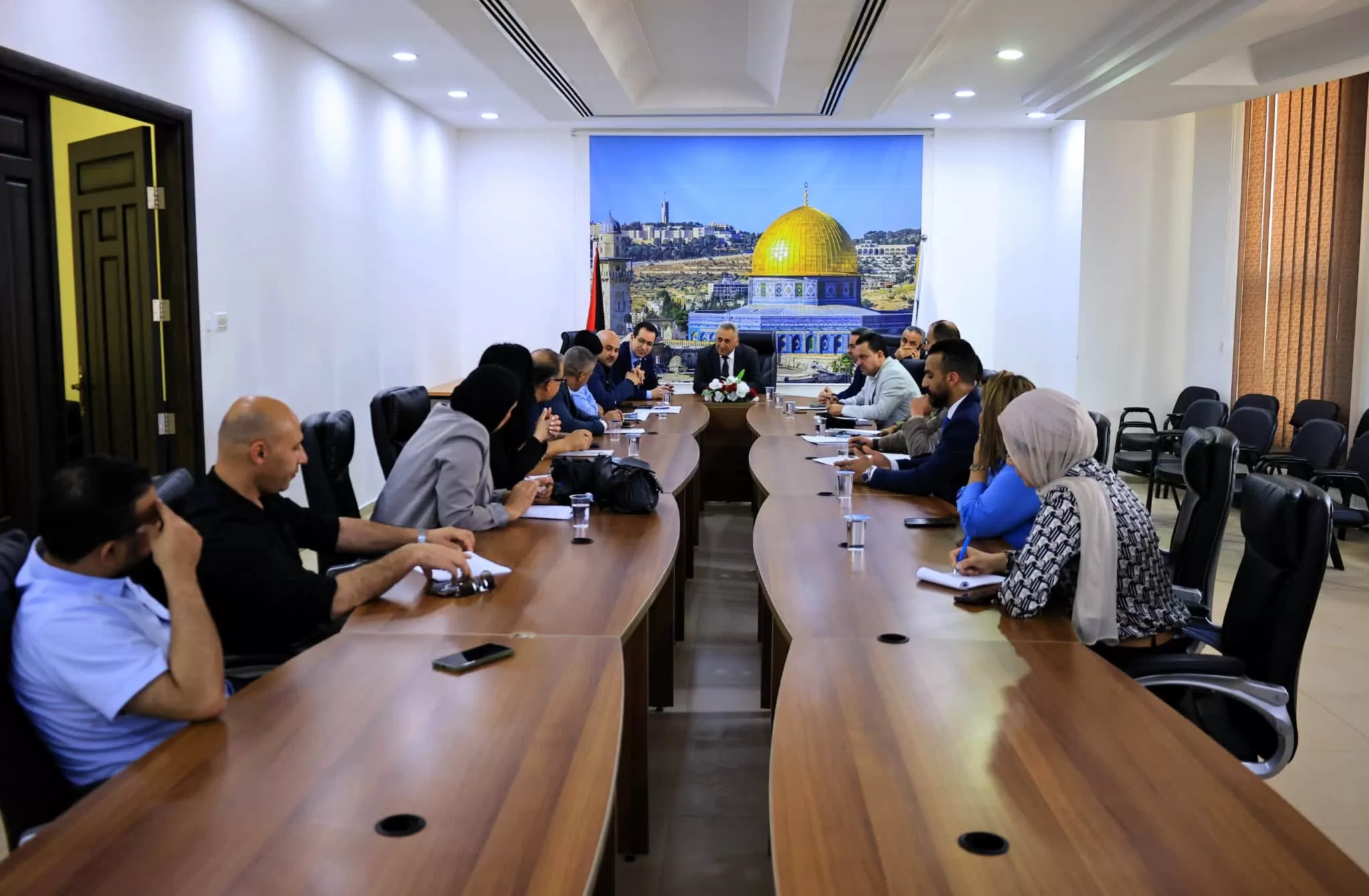جامعة الاستقلال والإعلام المركزي في الأجهزة الأمنية تناقشان خطة العمل المشترك
