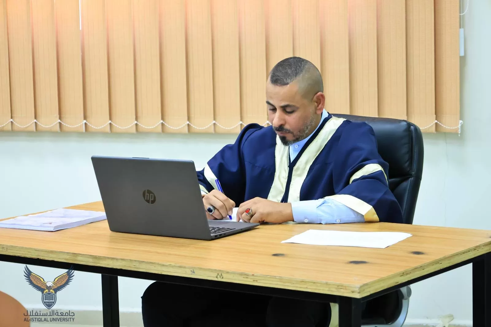 مناقشة رسالة ماجستير حول دور وسائل التواصل الاجتماعي في تشكيل الرأي العام أثناء الأزمات دراسة على حالة حرب غزة من وجهة نظر الموظفين الحكوميين في محافظة أريحا والأغوار