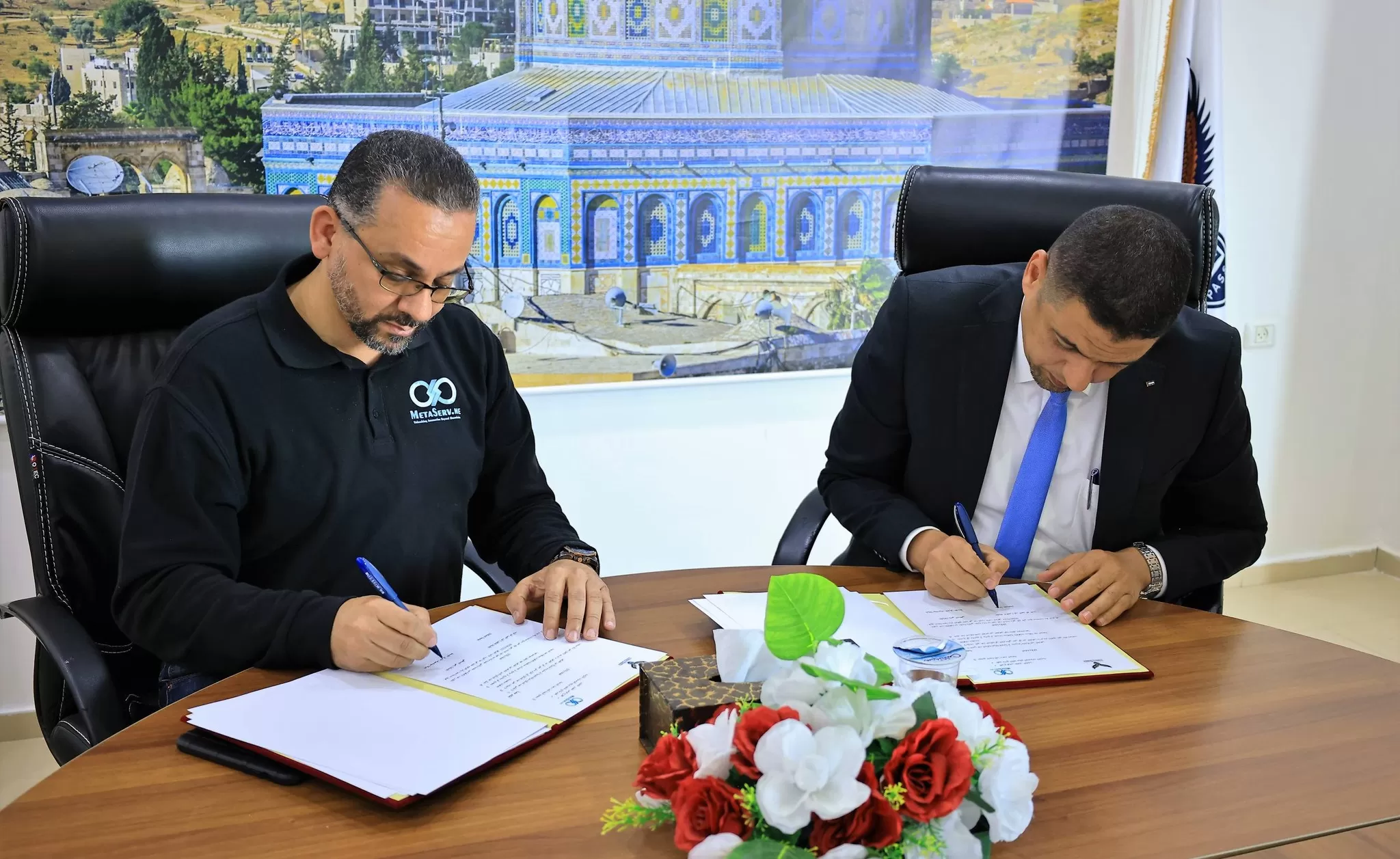 جامعة الاستقلال توقع اتفاقية تعاون مع MetaServ ME لتعزيز قدرات الطلبة في الذكاء الاصطناعي والأمن السيبراني