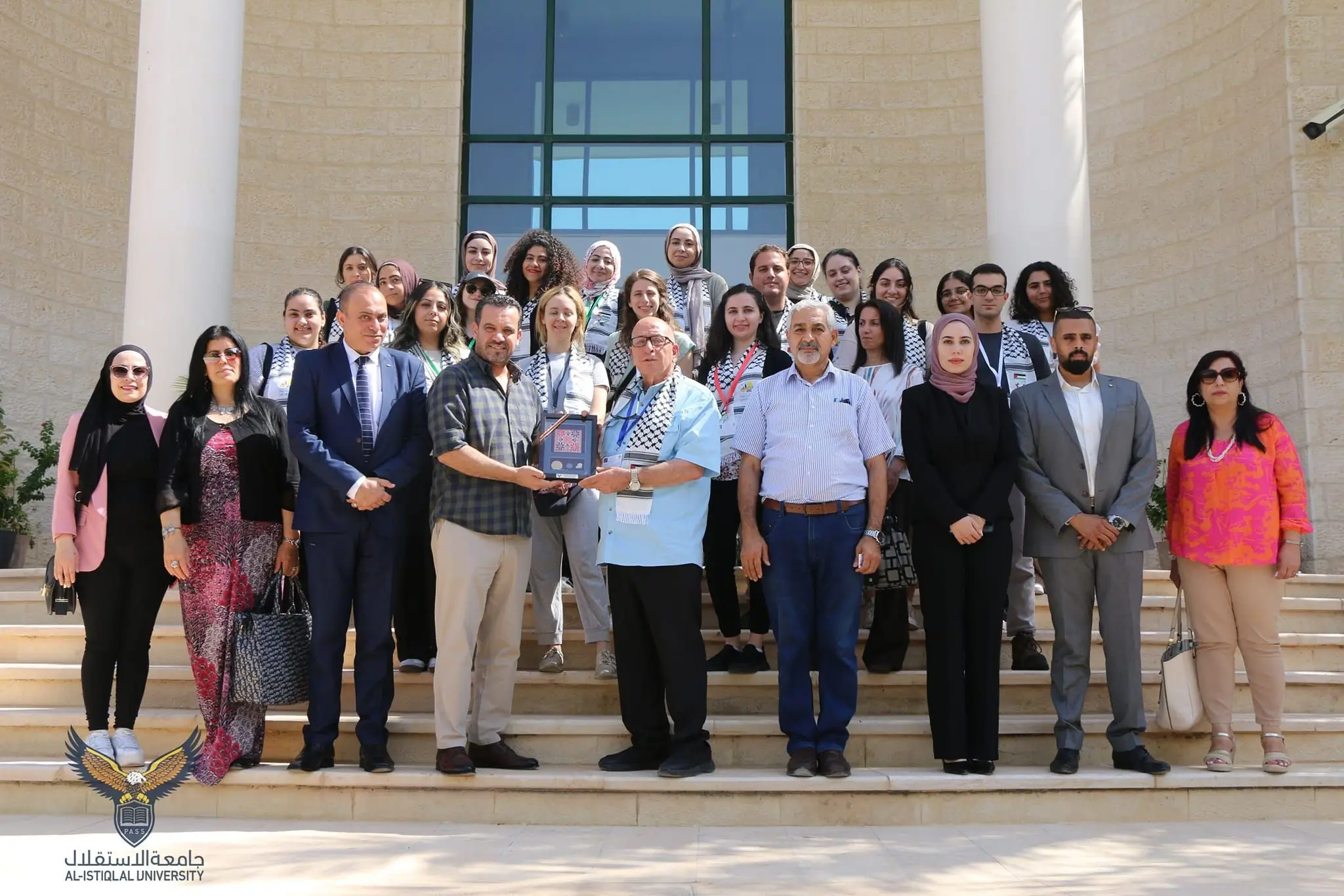 جامعة الاستقلال تستقبل وفداً من جمعية إعرف تراثك