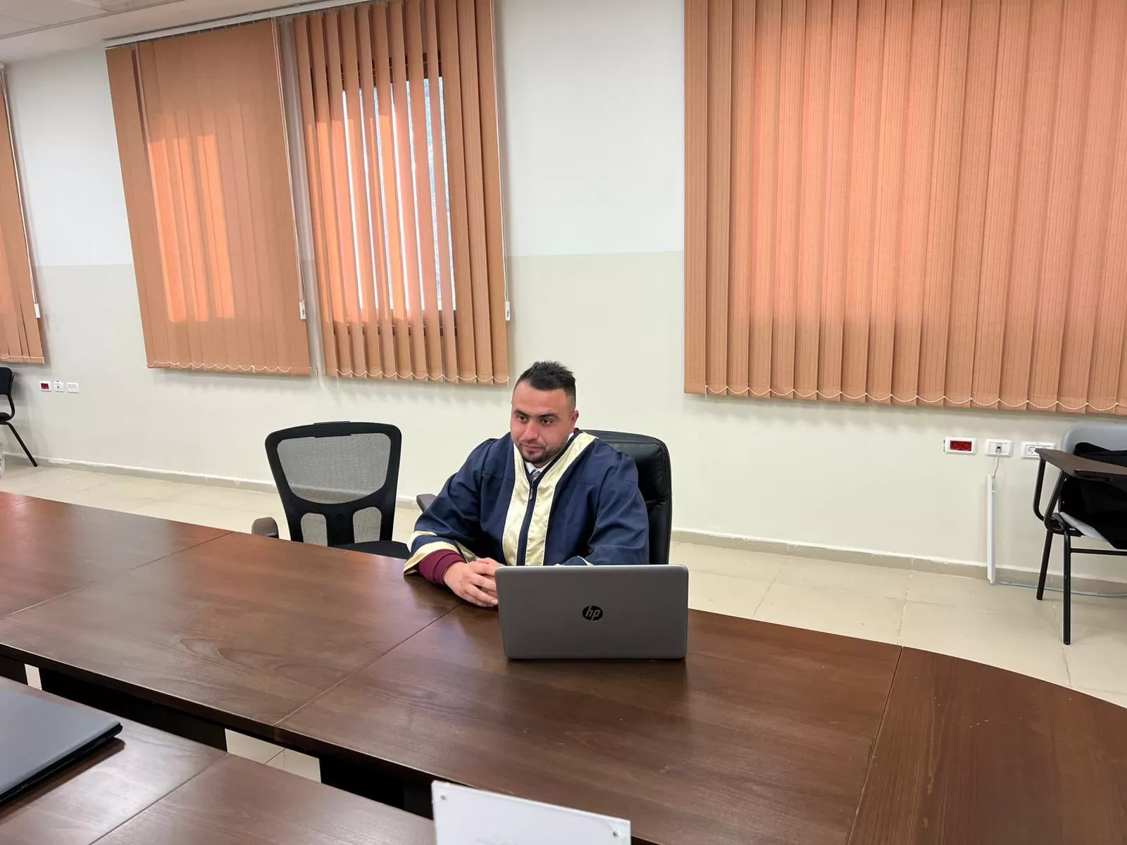 مناقشة رسالة ماجستير حول مدى إسهام مؤسسات المجتمع المدني في جنوب الضفة الغربية في تعزيز السلم الأهلي