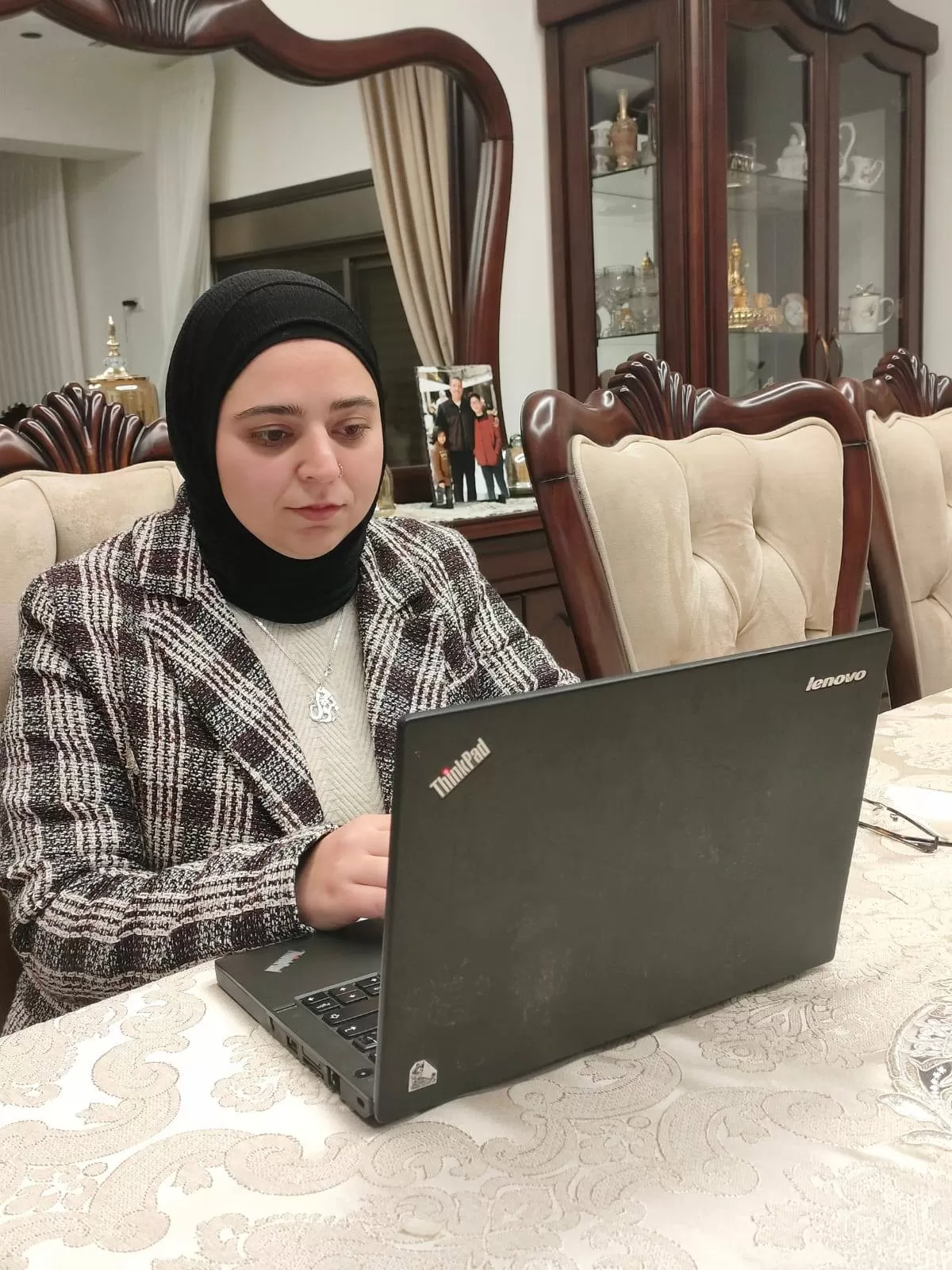 مناقشة رسالة ماجستير حول المسؤولية الجنائية عن جرائم الذكاء الاصطناعي في إطار التشريع الفلسطيني والتشريعات المقارنة