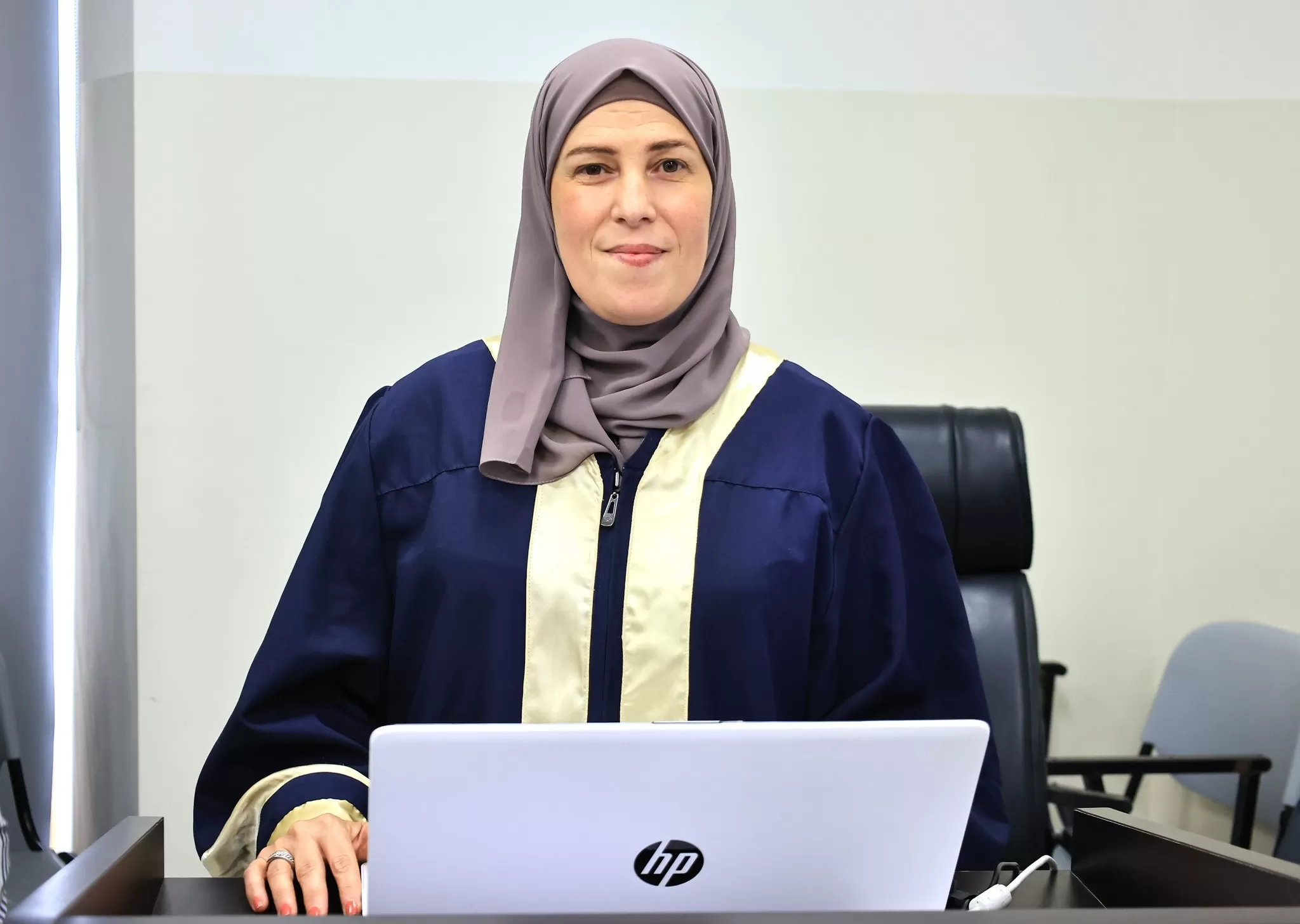 محطة أكاديمية نوعية في جامعة الاستقلال: مناقشة أول رسالة ماجستير في مسار التدريب الرياضي  (الهوية الرياضية والاتصال العاطفي وعلاقتهما بالاحتراق النفسي لدى لاعبات كرة السلة في الأندية الفلسطينية)