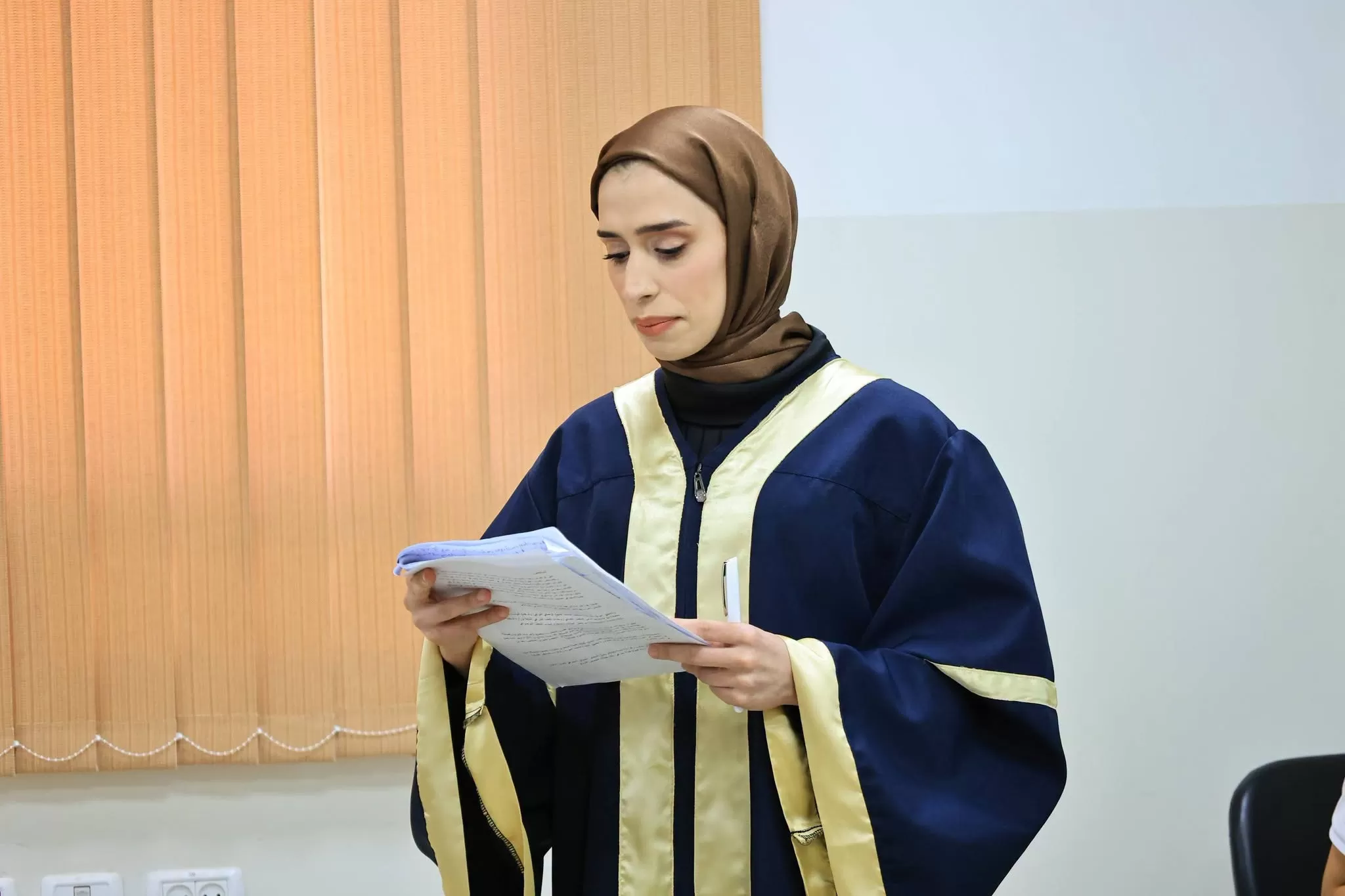 مناقشة رسالة ماجستير حول آليات التعامل مع الأدلة البيولوجية (البول والدم) للكشف عن المواد المخدرة من وجهة نظر المختصين